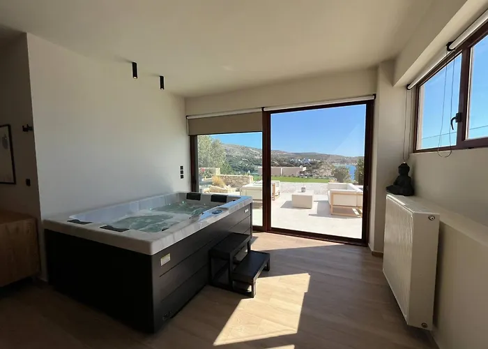 Seawave With Heated Pools, By Hellocrete * Hanya