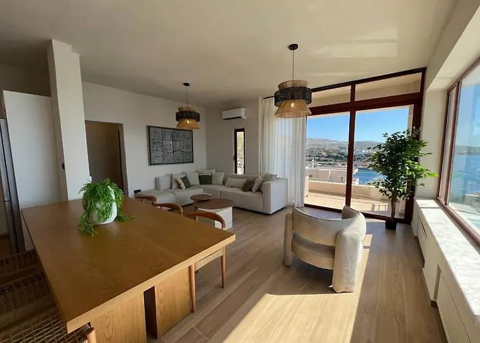 Seawave With Heated Pools, By Hellocrete Villa Hanya