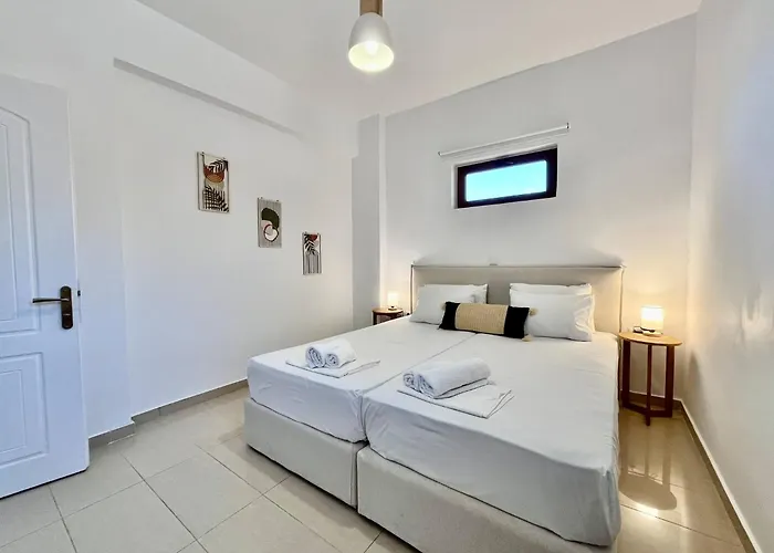 Seawave With Heated Pools, By Hellocrete *