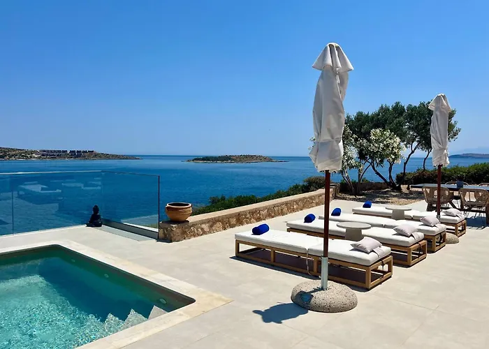 Seawave With Heated Pools, By Hellocrete * Hanya