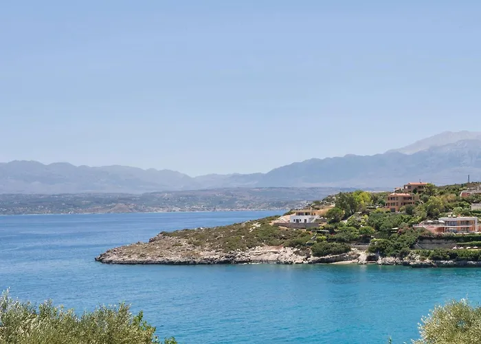 Seawave With Heated Pools, By Hellocrete Villa