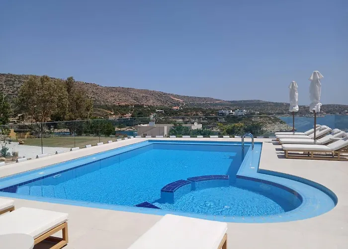 فيلة Seawave With Heated Pools, By Hellocrete خانيا
