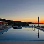 Seawave With Heated Pools, By Hellocrete Hriszí Aktí Haniá