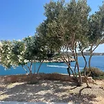 Seawave With Heated Pools, By Hellocrete Villa