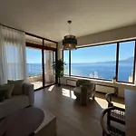 Seawave With Heated Pools, By Hellocrete Villa