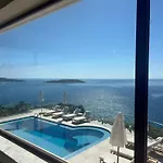 Seawave With Heated Pools, By Hellocrete *