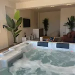 Seawave With Heated Pools, By Hellocrete *
