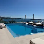 Villa Seawave With Heated Pools, By Hellocrete *