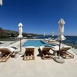 Seawave With Heated Pools, By Hellocrete Villa