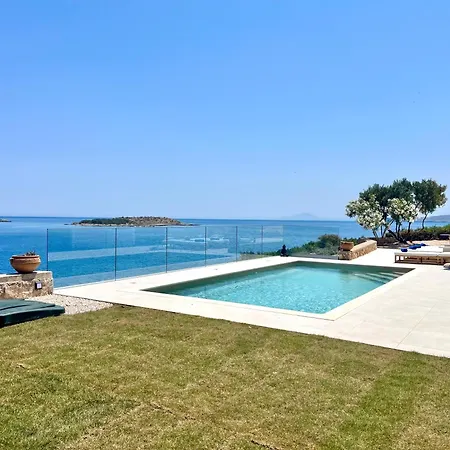 Seawave Villas, By Hellocrete *