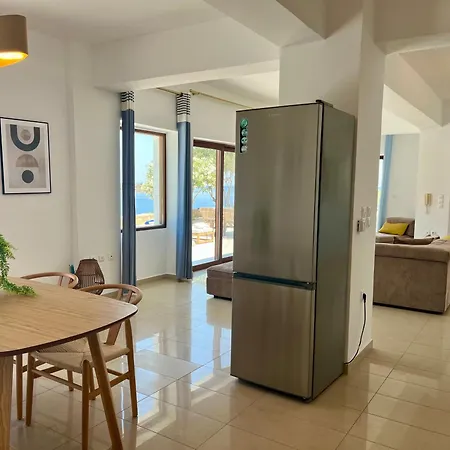 Seawave Villas, By Hellocrete Chania (Crete)