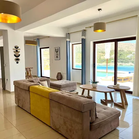 Seawave Villas, By Hellocrete * Chania (Crete)