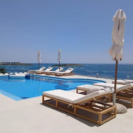 Seawave Villas, By Hellocrete