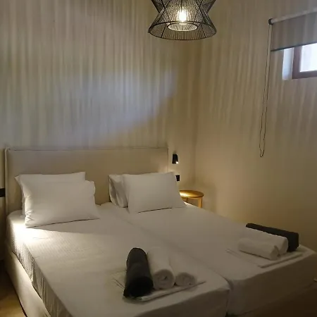 Seawave Villas, By Hellocrete Villa