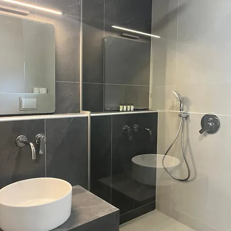 Seawave Villas, By Hellocrete Chania (Crete)