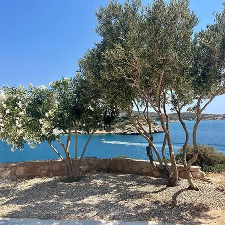 Seawave With Heated Pools, By Hellocrete Villa