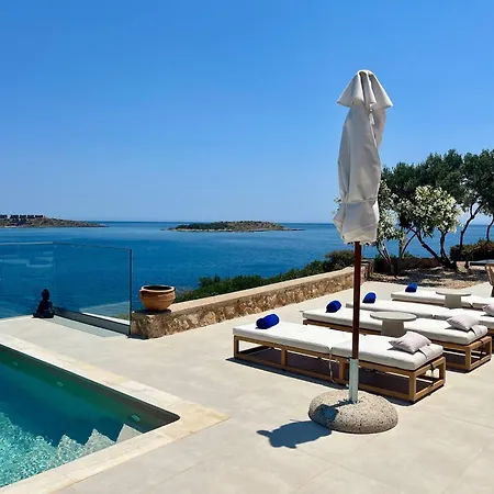 Seawave With Heated Pools, By Hellocrete * Chania (Crete)