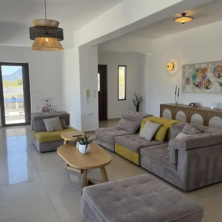 Seawave With Heated Pools, By Hellocrete * Chania (Crete)