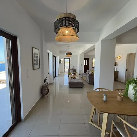 Villa Seawave With Heated Pools, By Hellocrete Chania (Crete)