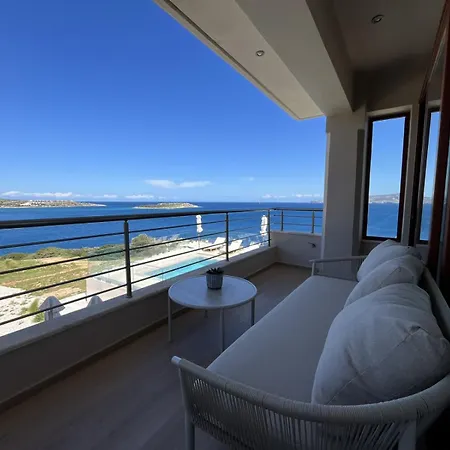 Villa Seawave With Heated Pools, By Hellocrete *