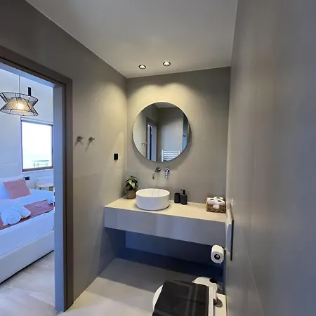 Villa Seawave With Heated Pools, By Hellocrete Chania (Crete)