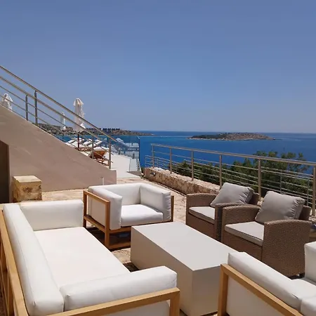 Seawave With Heated Pools, By Hellocrete Chania (Crete)