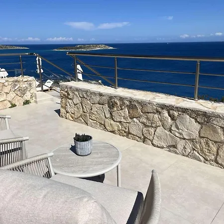 Villa Seawave With Heated Pools, By Hellocrete Chania (Crete)