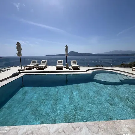 Villa Seawave With Heated Pools, By Hellocrete Chania (Crete)