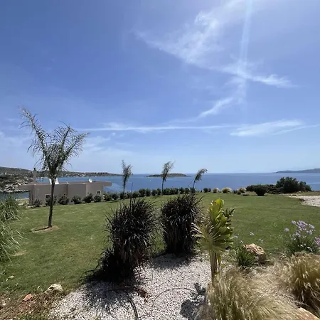 Seawave With Heated Pools, By Hellocrete Villa Chania (Crete)