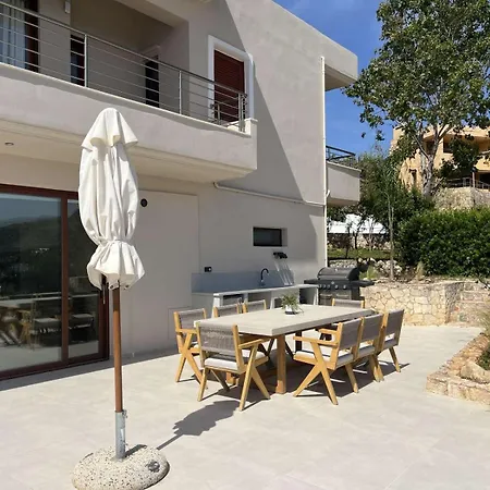 Seawave With Heated Pools, By Hellocrete * Chania (Crete)