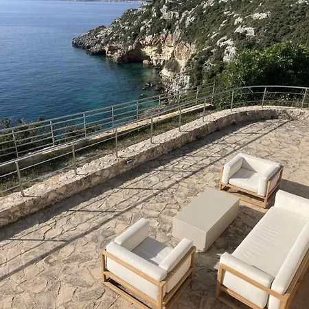 Seawave With Heated Pools, By Hellocrete Chania (Crete)