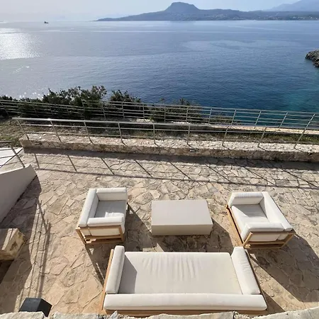 Villa Seawave With Heated Pools, By Hellocrete Chania (Crete)