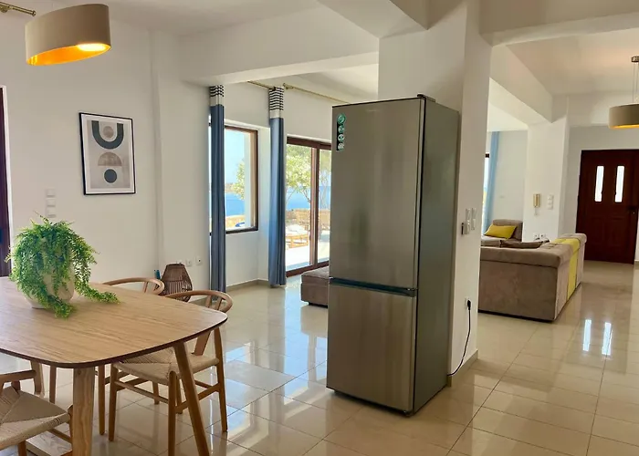 Вілла Seawave With Heated Pools, By Hellocrete