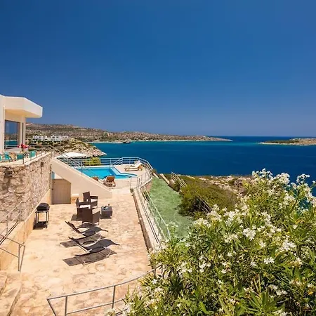 Villa Seawave I, By Hellocrete *