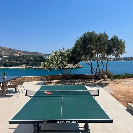 Seawave Villas, By Hellocrete Villa