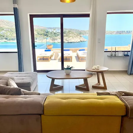 Seawave Villas, By Hellocrete