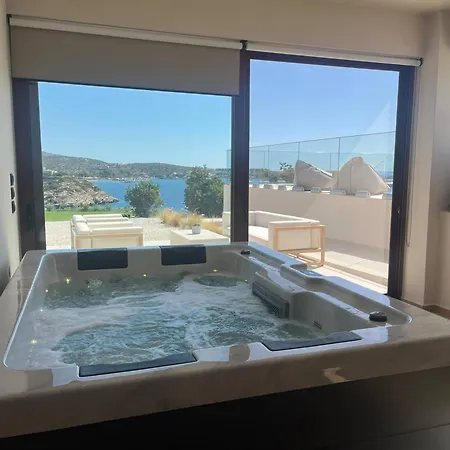 Seawave Villas, By Hellocrete Villa *