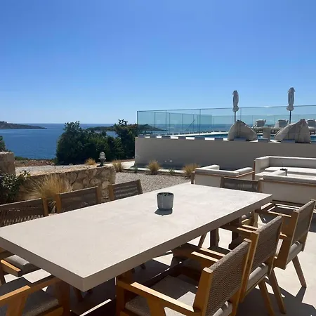 Villa Seawave Villas, By Hellocrete