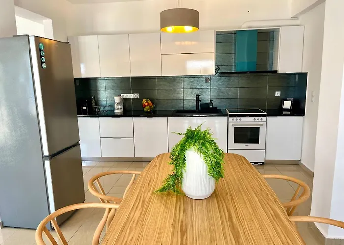 Seawave With Heated Pools, By Hellocrete