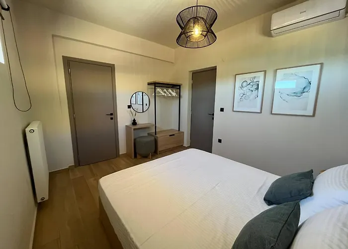 Seawave With Heated Pools, By Hellocrete * 干尼亞