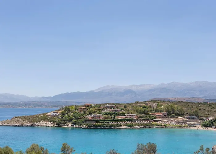 Seawave With Heated Pools, By Hellocrete 干尼亞