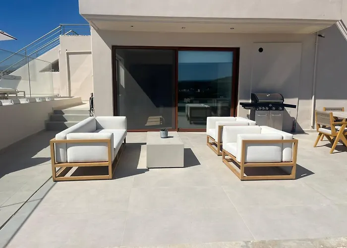 Villa Seawave With Heated Pools, By Hellocrete *