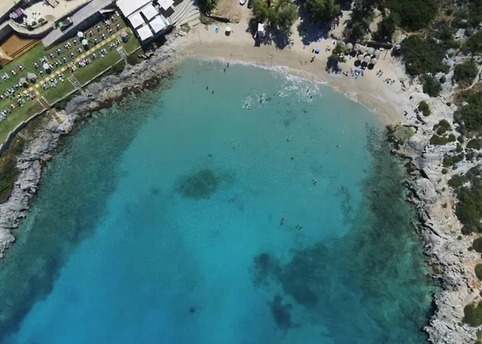 Seawave With Heated Pools, By Hellocrete Villa Hanya